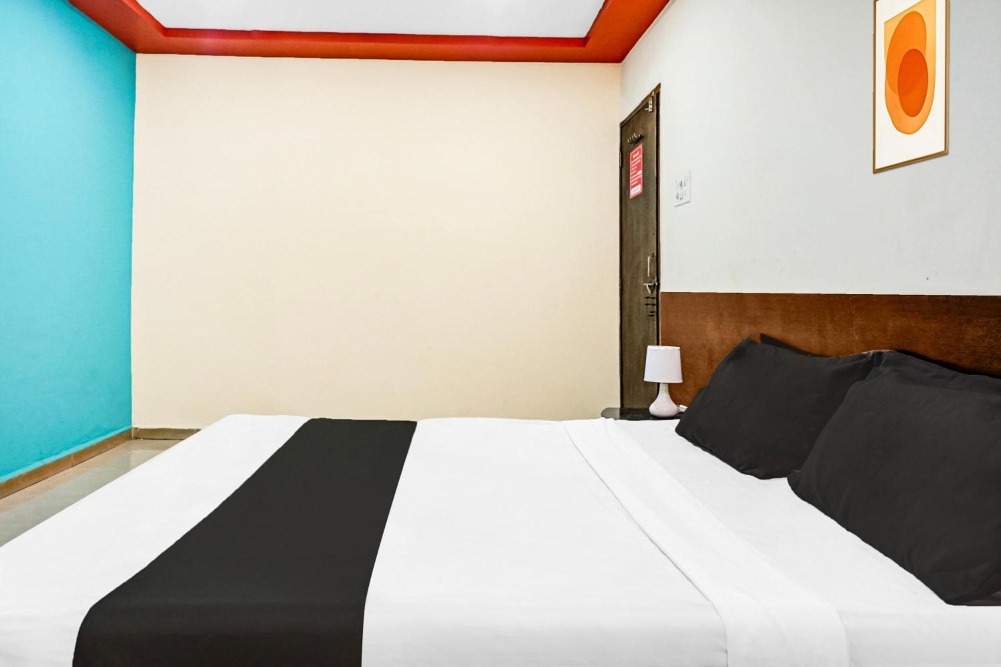 Hotel O Royal Lodge Koregaon Luaran gambar