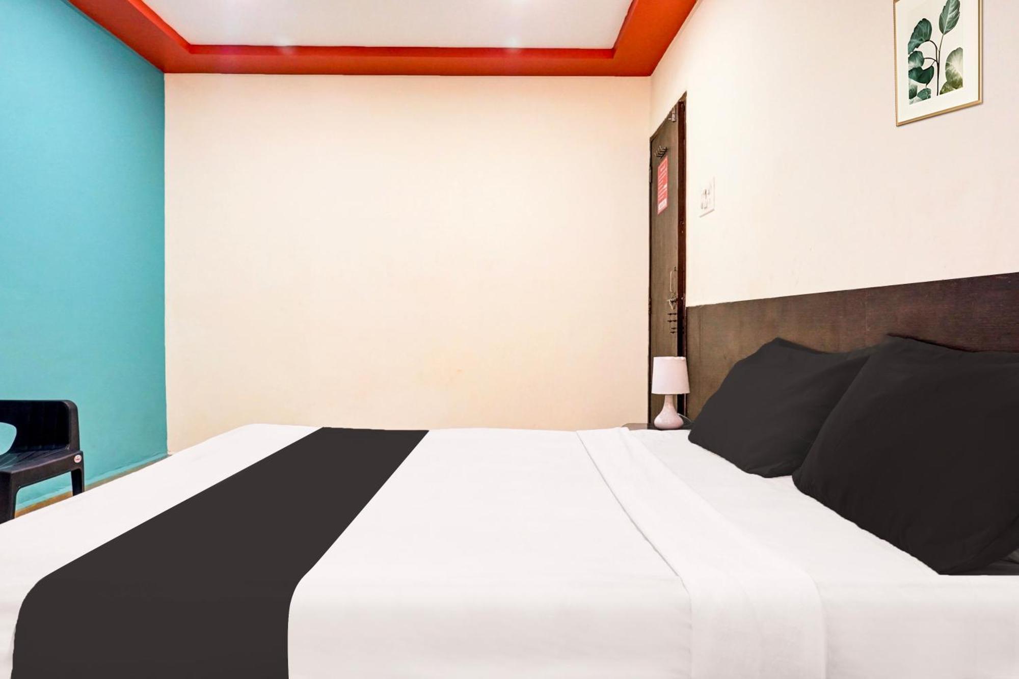 Hotel O Royal Lodge Koregaon Luaran gambar