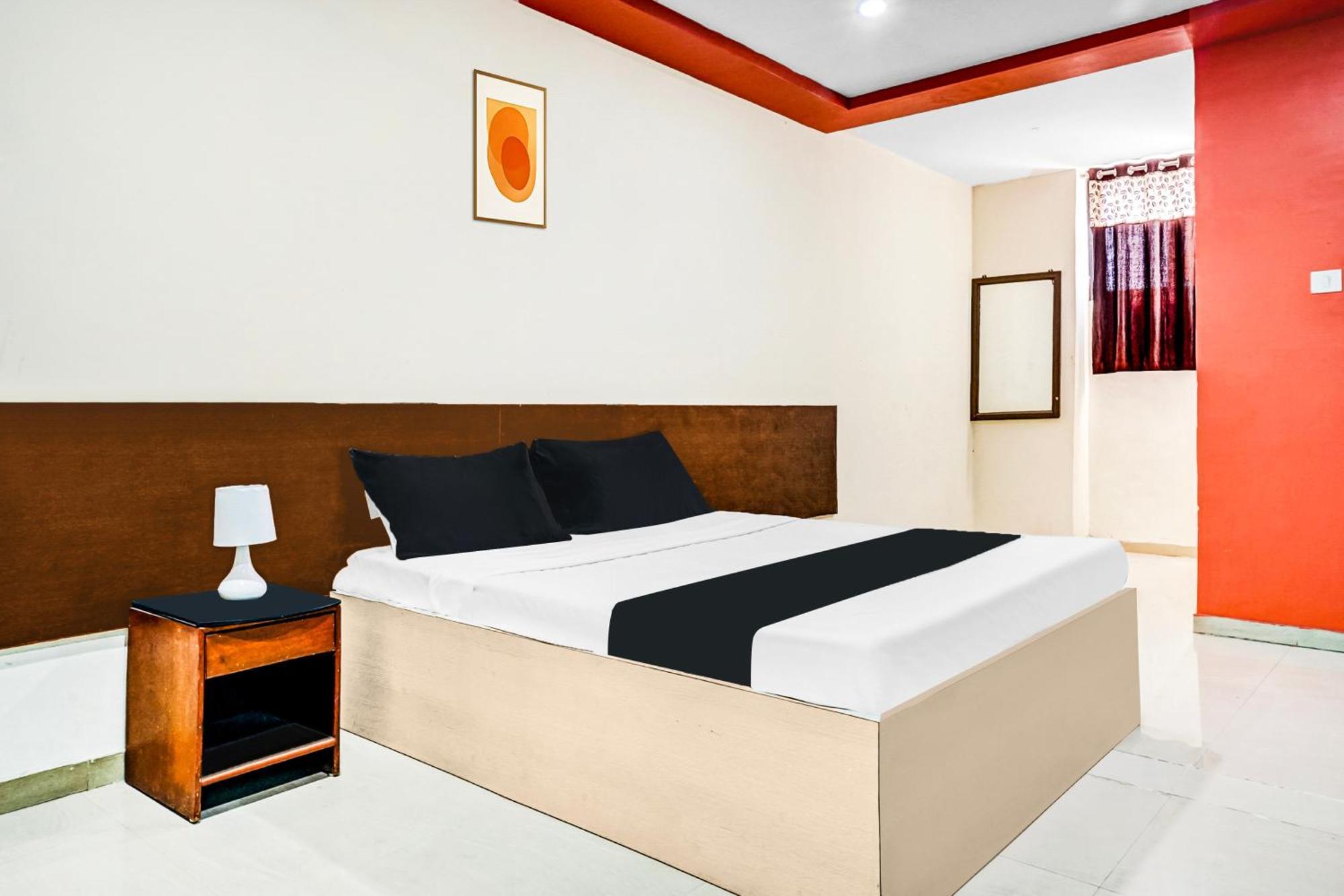 Hotel O Royal Lodge Koregaon Luaran gambar